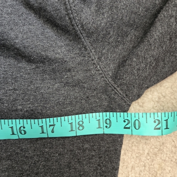 NFL Team Apparel Deteoit Lions Hoodie. Size Small - Picture 8 of 10